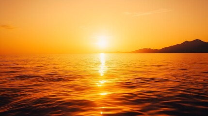 Obraz premium Breathtaking Golden Sunset Over Serene Ocean Horizon Landscape