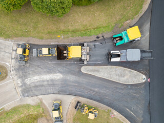Sanierung einer Landstrasse durch den Strassenbau und Asphaltbau