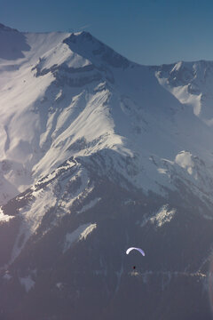 Parapente en hiver dnas les alpes, paraski