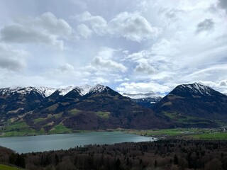 Naklejka premium Mountainview in Switzerland countryside