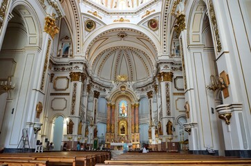 Obraz premium Interior de la Iglesia de Nuestra Señora del Consuelo en Altea, Costa Blanca, provincia de Alicante, Comunidad Valenciana, España.