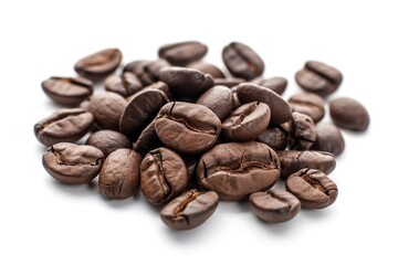 Naklejka premium A close-up view of a pile of coffee beans on a white surface