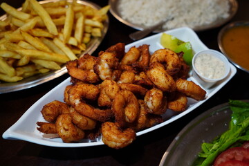 Porção de Camarão a milanesa com Fritas