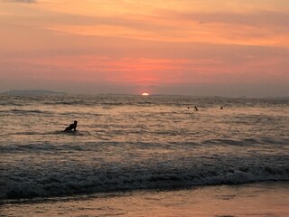 Fototapeta premium Surf at sunset