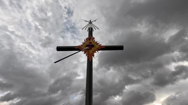 Cruz del apostolado, 