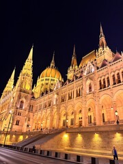 Obraz premium hungarian parliament building