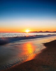 Obraz premium Beautiful sunset over the sea. Colorful summer seascape.