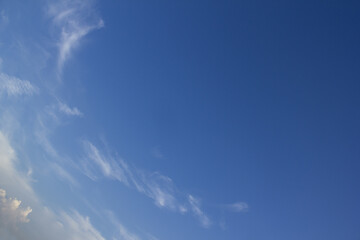 
Blue sky with feathery clouds
