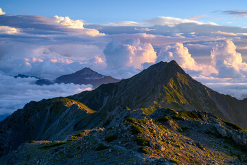 【南アルプス】間ノ岳山頂からの北岳の眺望