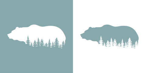 Logo vida salvaje. Paisaje con silueta de oso de perfil con bosque de árboles tipo pino o abeto en espacio negativo