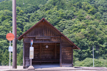 田舎のバス停