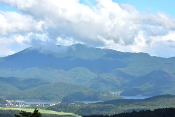 黒姫高原から見る野尻湖