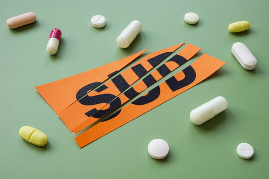Abbreviation SUD Substance Use Disorder and pills.