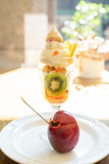 フロムトップのパッションフルーツのパフェ