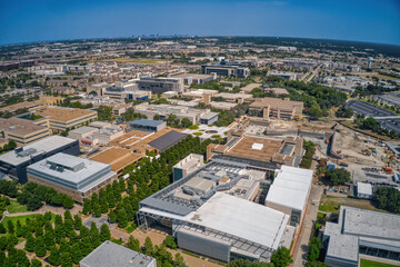 Obraz premium Aerial View of a large Public University in Dallas, Texas