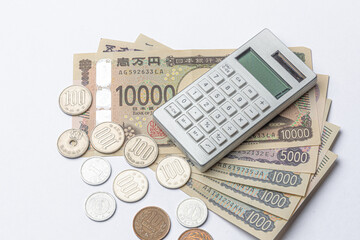 2024年新紙幣　お金と電卓