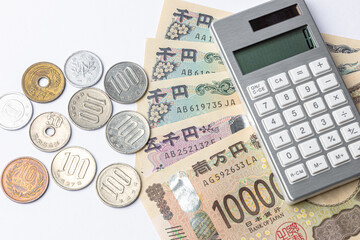 2024年新紙幣　お金と電卓