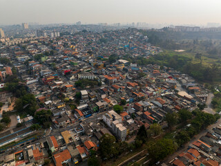 imagens aéreas impressionantes da cidade de Osasco, destacando seus principais pontos e oferecendo uma perspectiva única e ampla para valorizar projetos e promover a beleza urbana.
