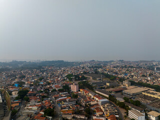 imagens aéreas impressionantes da cidade de Osasco, destacando seus principais pontos e oferecendo uma perspectiva única e ampla para valorizar projetos e promover a beleza urbana.