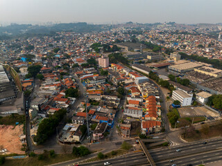 imagens aéreas impressionantes da cidade de Osasco, destacando seus principais pontos e oferecendo uma perspectiva única e ampla para valorizar projetos e promover a beleza urbana.