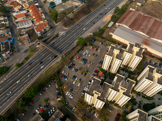 imagens aéreas impressionantes da cidade de Osasco, destacando seus principais pontos e oferecendo...