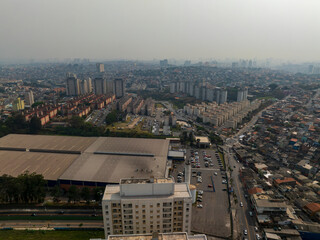 imagens aéreas impressionantes da cidade de Osasco, destacando seus principais pontos e oferecendo...