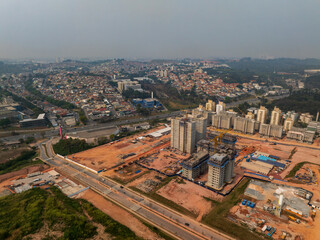 imagens a&eacute;reas impressionantes da cidade de Osasco, destacando seus principais pontos e oferecendo uma perspectiva &uacute;nica e ampla para valorizar projetos e promover a beleza urbana.
