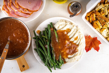 Thanksgiving plate with mashed potatoes and green beans