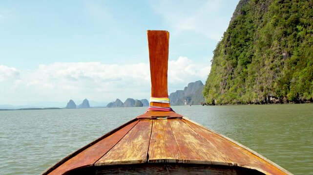 Voyage dans la baie de Phang nga en Tha&iuml;lande