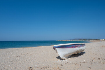 Barque abandonn&eacute;e