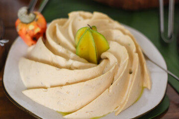 mesa de frios e frutas