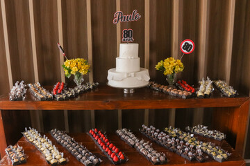 mesa de doces no aniversário