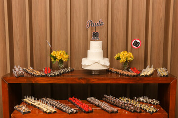 mesa de doces no aniversário