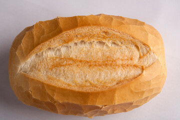 A TRAY OF FRESHLY BAKED FRENCH BREAD. TOP VIEW