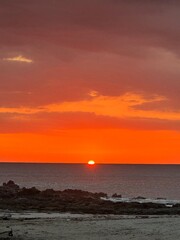 Obraz premium Bright red sunset