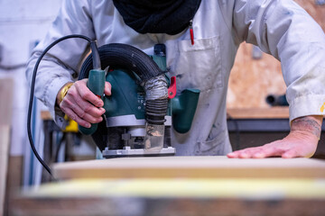 Artisans dans un atelier en train de travailler