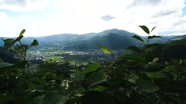 温泉街、湯布院の街並み。大分県湯布院。