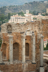 Ruine du th&eacute;atre antique de Taormina en Sicile