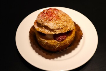 イチゴのシュークリーム