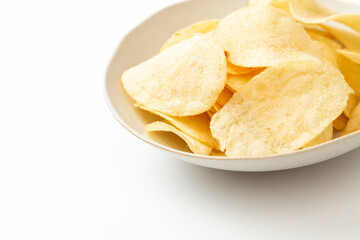 白背景にポテトチップス