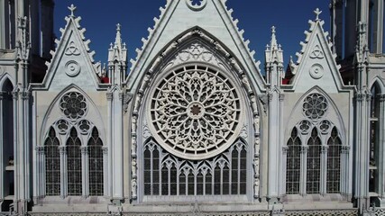 Traveling to the Expiatory Temple of Leon