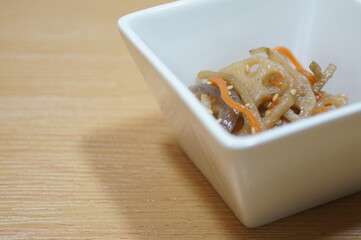酒の肴にもなる レンコンのきんぴら（lotus root kinpira）