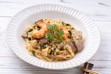 パッタイ（タイ風焼そば）