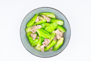 A dish of home-cooked dish: stir-fried loofah with meat