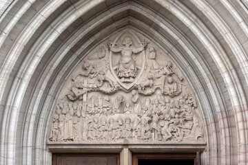 Westportal der Johanneskirche in Saalfeld