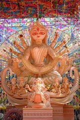 Obraz premium Beautiful idol of Goddess Devi Durga takes centre stage during the Durga Puja festival of Hinduism in Kolkata, West Bengal, India