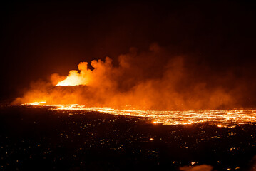 night volcanic eruption in Iceland