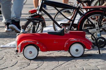 carro metalico, juguete, juguete infantil, coche carreras, montar en coche, aerodin&aacute;mico,