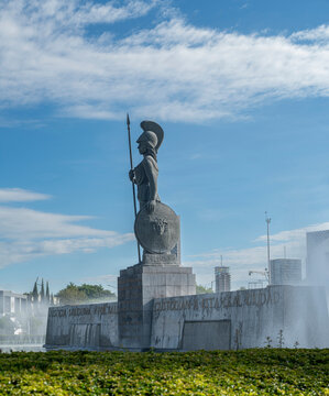 diosa romana Minerva, guadalajara, escultura, emblema, escudo, mujer, lanza, Glorieta La Minerva, atenea, monumento