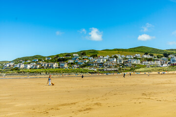 Ein fantastischer Sonnenuntergang an der Küste von North Devon bei Woolacombe - Vereinigtes...